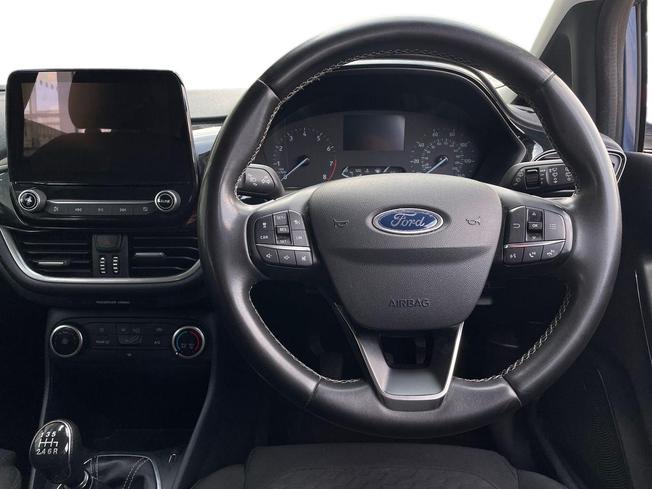 FORD Fiesta Photo 11