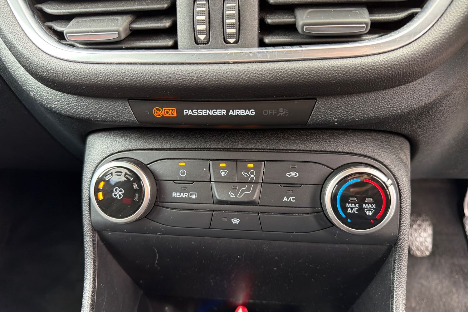 Ford FIESTA Photo 33