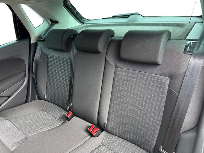 VOLKSWAGEN Polo Photo 9