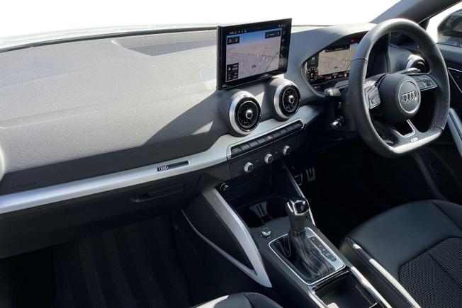 AUDI Q2 Photo 2