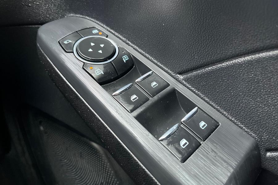 Ford Kuga Photo autoimg-a4b4d15816375d6efe8822b1b16f9c978a22abb7.jpg