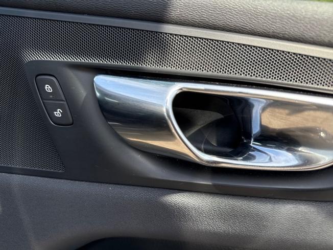 VOLVO XC60 Photo 26