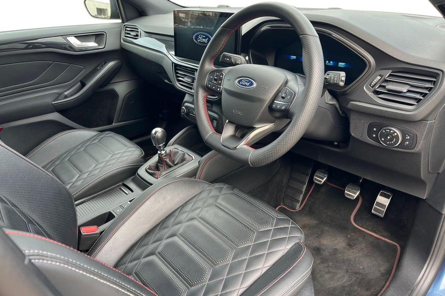 Ford Focus Photo autoimg-a4b8031ed3a33d84a11bae0aa19adb393a7eaba8.jpg