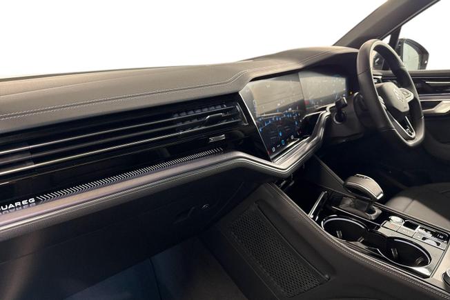 Volkswagen Touareg Photo 2