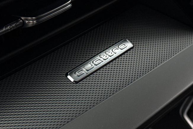 AUDI S3 Photo 43