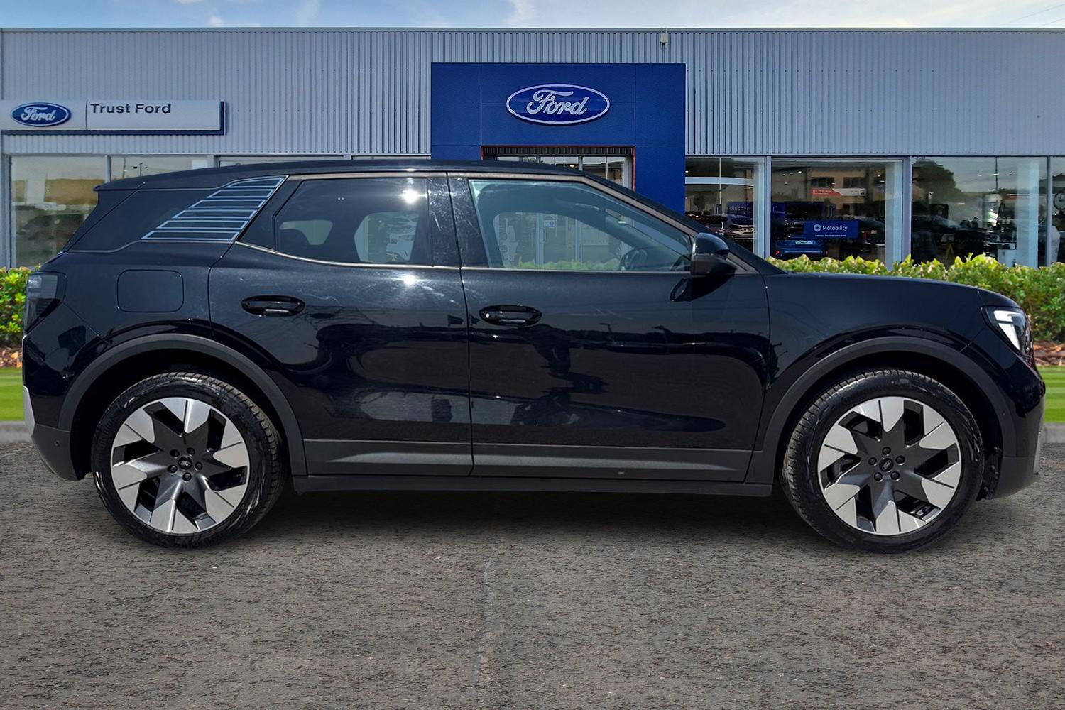 Ford EXPLORER Photo 2