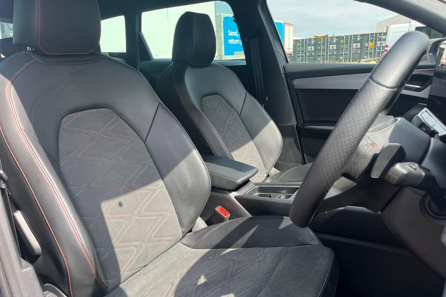 SEAT LEON Photo autoimg-a4c172c033a4e5b3e85e15f2a0707c34ef9a8c0d.jpg