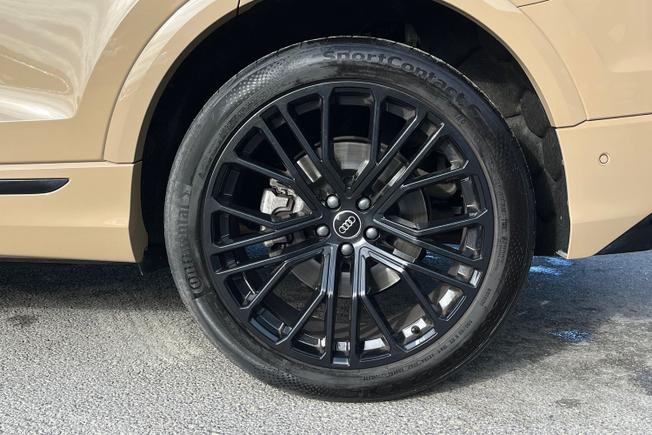AUDI Q8 Photo 5
