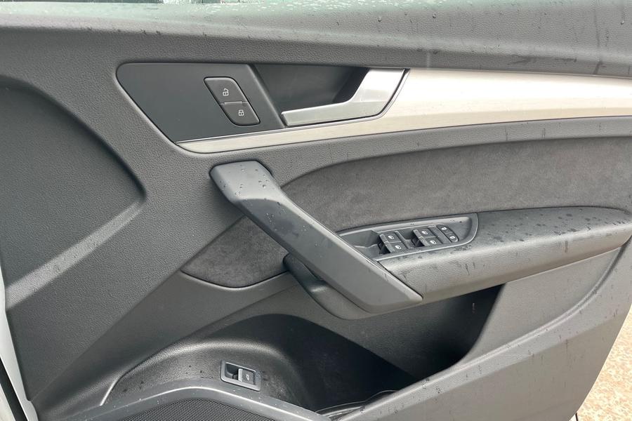 Audi Q5 Photo autoimg-a4c3dca5d22d4e0b31e16359fdd581279902a0a5.jpg