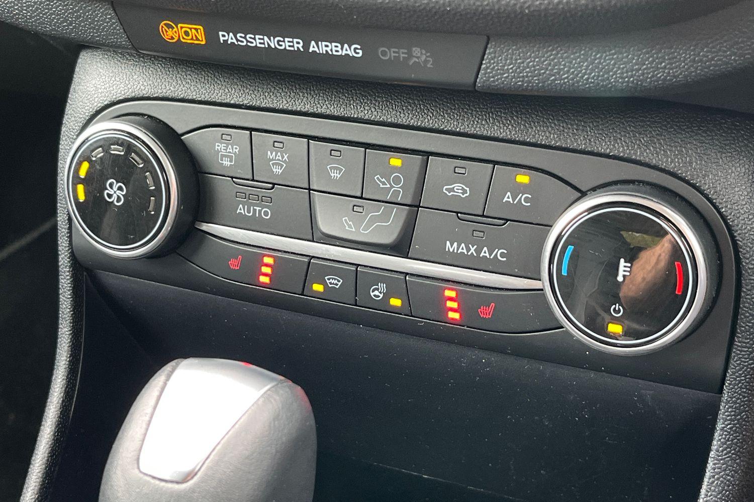 Ford FIESTA Photo 28