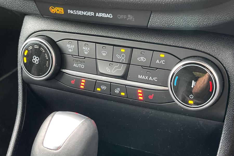 Ford FIESTA Photo autoimg-a4c3e61bd50df4b379f06726d7dd3527279a2c59.jpg