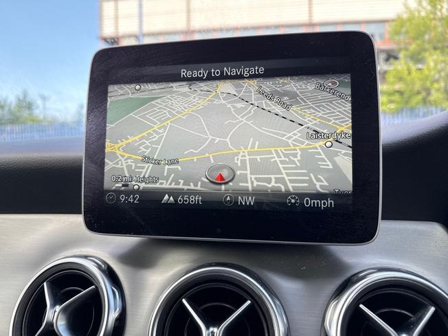 MERCEDES-BENZ Gla Photo 14