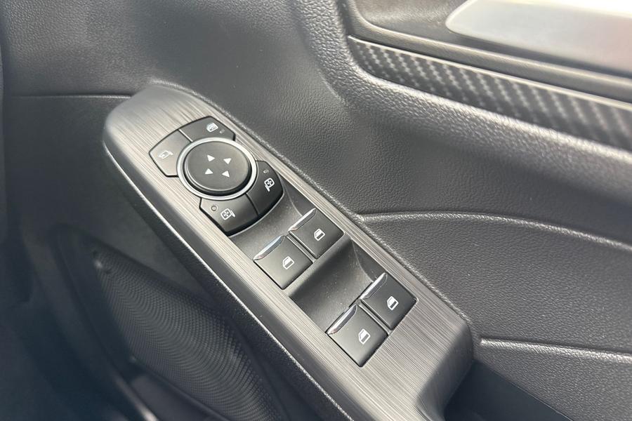 Ford KUGA Photo autoimg-a4c7e57d4fa77815ceb662ec82f969254c740ee7.jpg