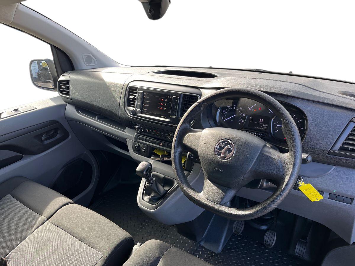 Vauxhall Vivaro Photo 9