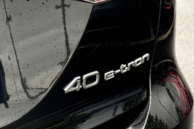 AUDI  Q4 Photo 48