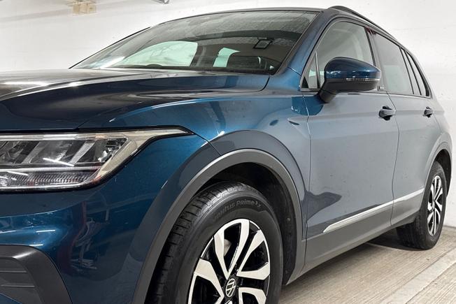 VOLKSWAGEN Tiguan Photo 30