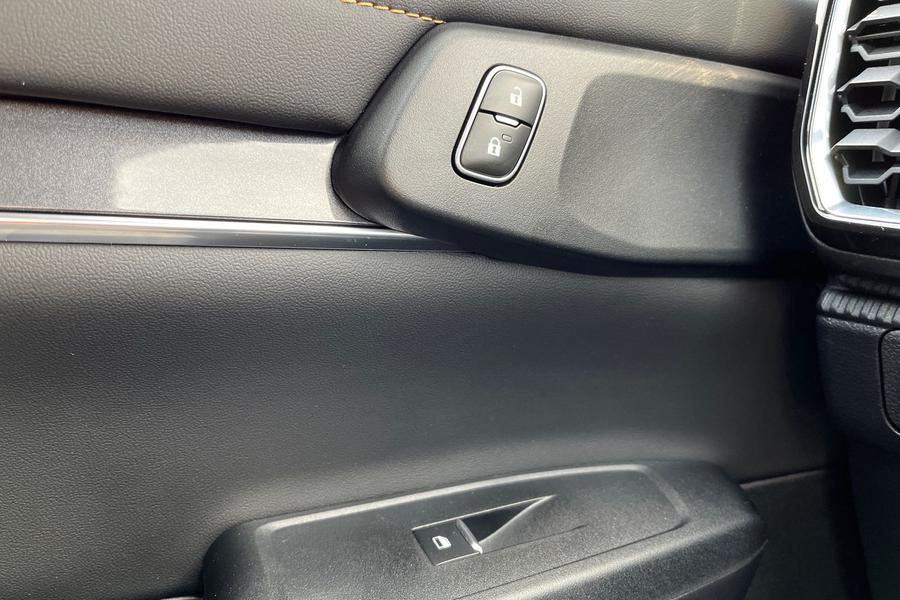 Ford RANGER Photo autoimg-a4cef123bcc7d0159b90b68b21e8d9b96f48f8e5.jpg