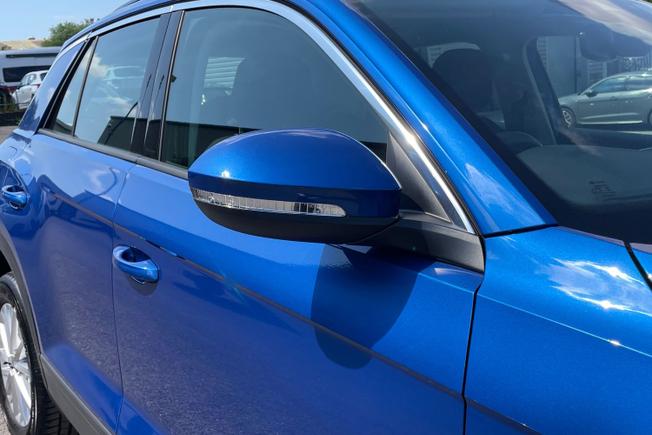 VOLKSWAGEN T-Roc Photo 20