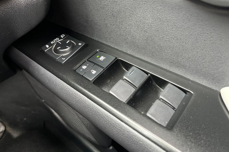Lexus UX Photo autoimg-a4da9847c0c803d1d44128a2e35ea1a15750e976.jpg