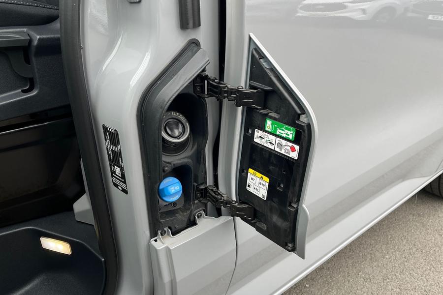 Ford TRANSIT CUSTOM Photo autoimg-a4e2d7d43a63beda02805eee3a15dfb6fc52356f.jpg