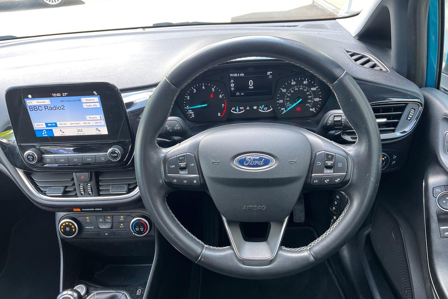 Ford FIESTA Photo 11