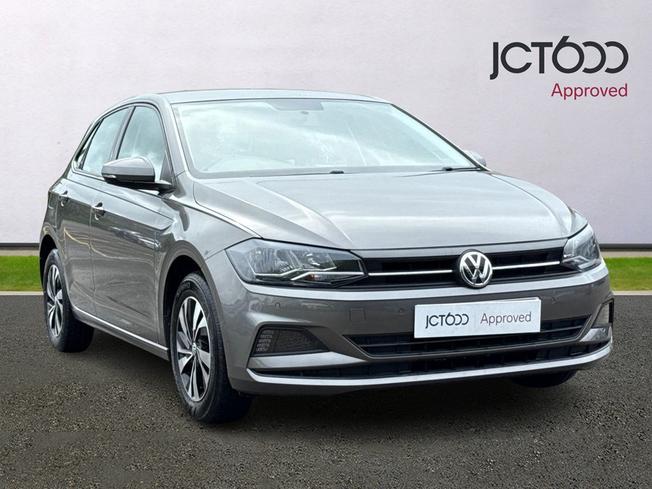VOLKSWAGEN Polo Photo 1