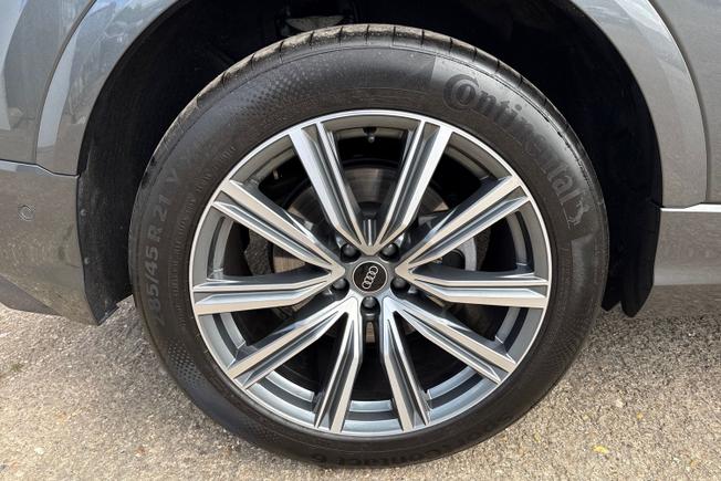 AUDI Q8 Photo 41