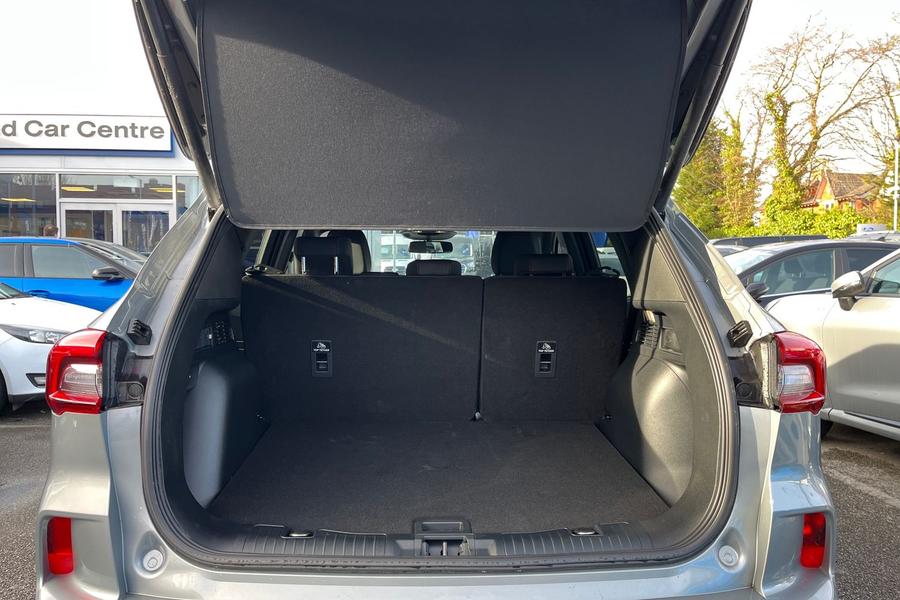 Ford KUGA Photo autoimg-a4e62cccb46a7bf690bd8d84c31cb0f4413b5bb8.jpg