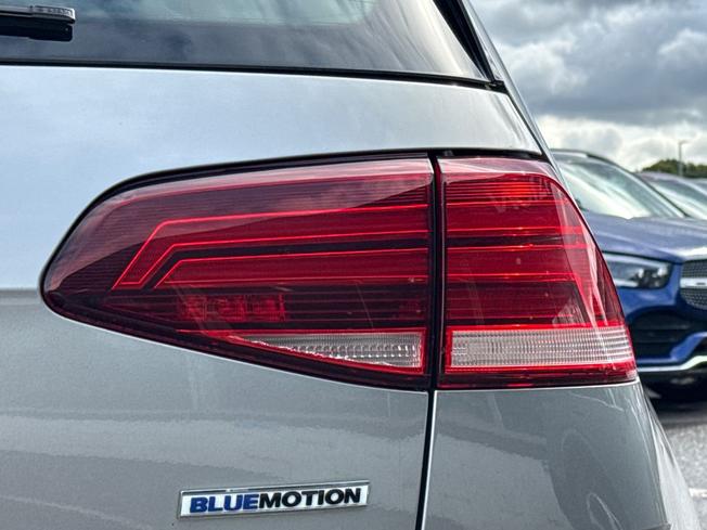 VOLKSWAGEN Golf Photo 37