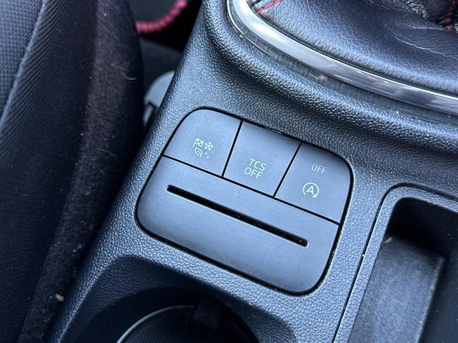 FORD Fiesta Photo 31