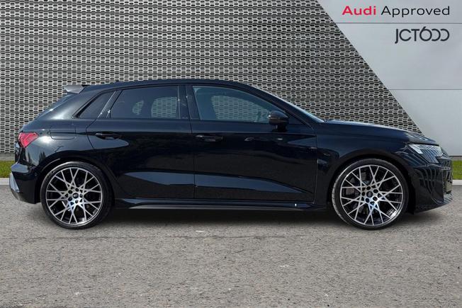 AUDI RS3 Photo 4