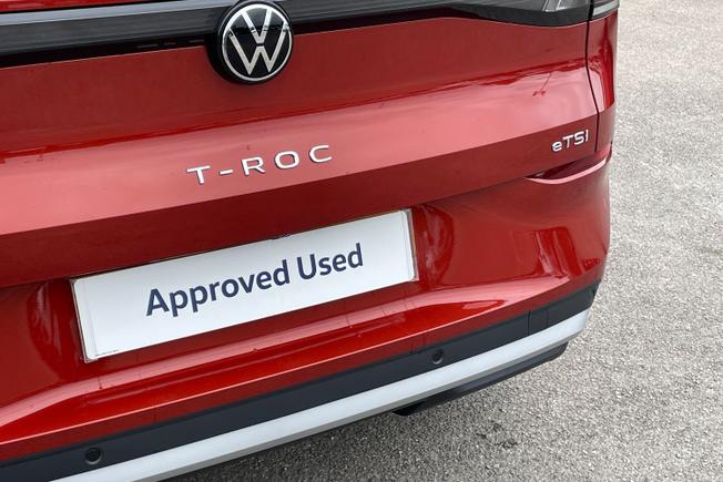 VOLKSWAGEN T-Roc Photo 21