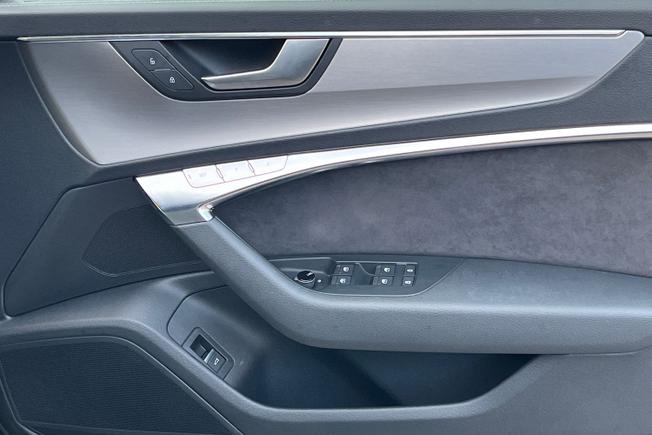 Audi A6 Saloon Photo 40