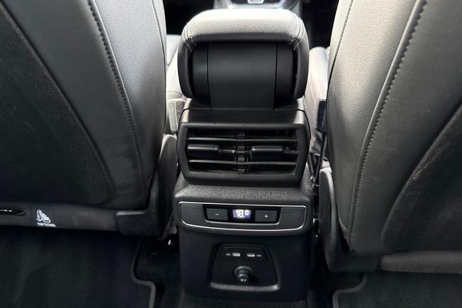 AUDI Q4 e-tron Photo 50