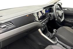 VOLKSWAGEN Polo Photo 2