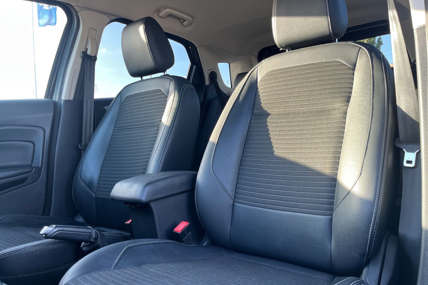 Ford EcoSport Photo 18