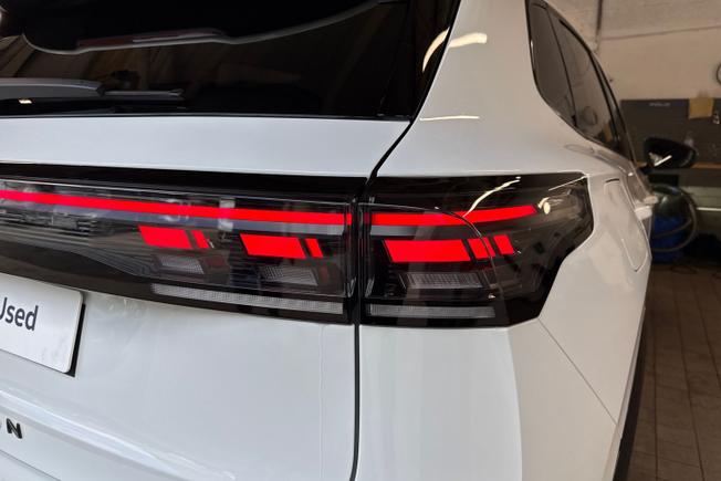 VOLKSWAGEN Tiguan Photo 18