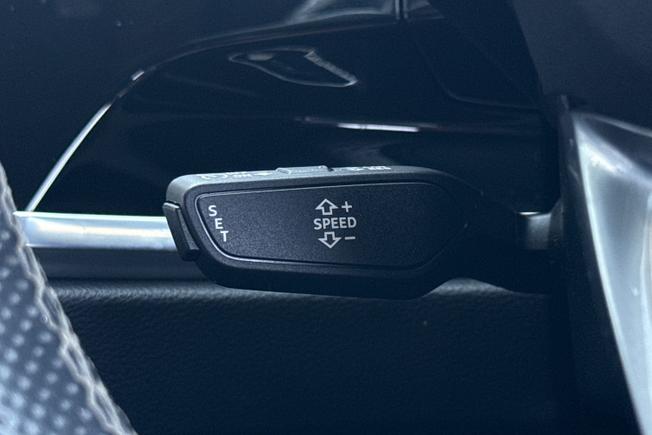 AUDI Q3 Photo 39