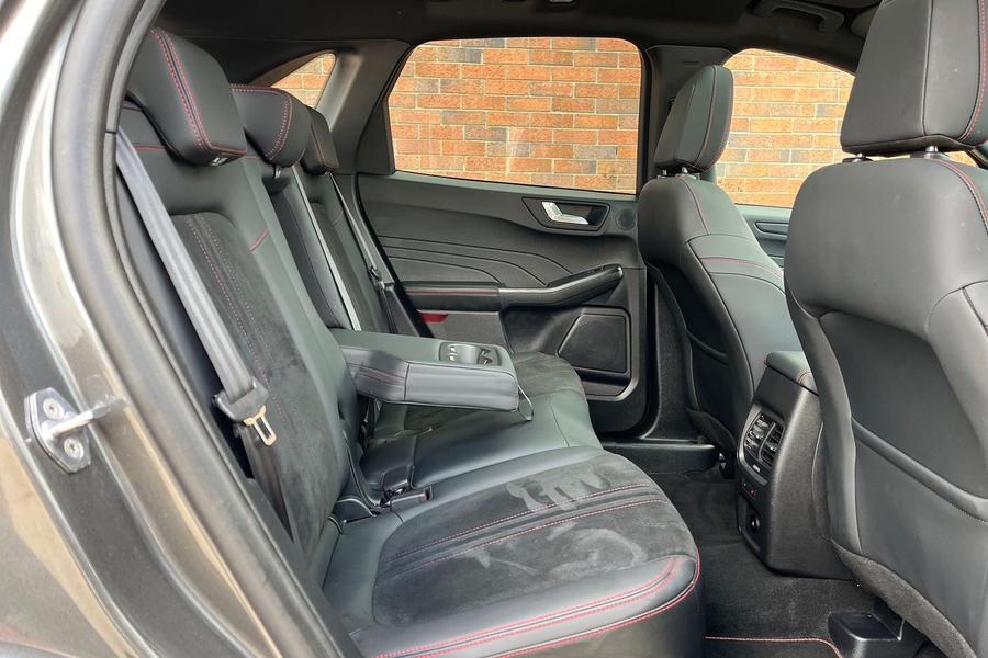 Ford Kuga Photo autoimg-a4f46755badbc13765f6301f946e18d7153e7bfd.jpg