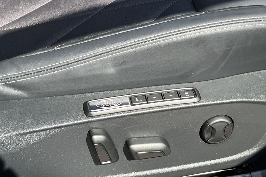 Ford CAPRI Photo autoimg-a4f677a24e3a3a6ba6a70e3ed9d04f467454ff53.jpg