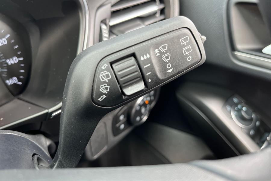 Ford FOCUS Photo autoimg-a4f6abda844f78919f71aefde55b4ffe8848bb32.jpg