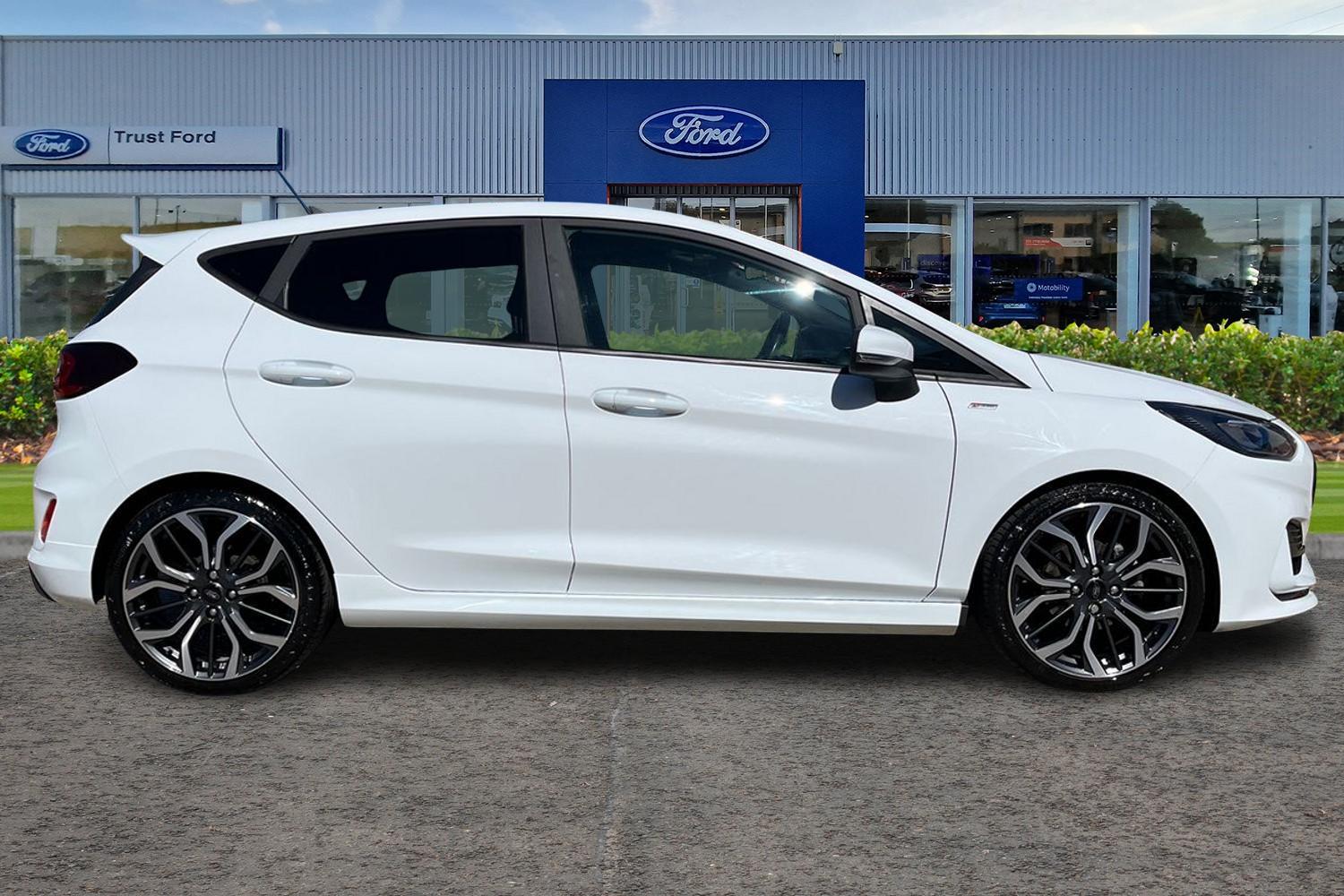Ford Fiesta Photo 2