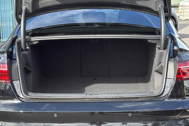 AUDI A4 Photo 12