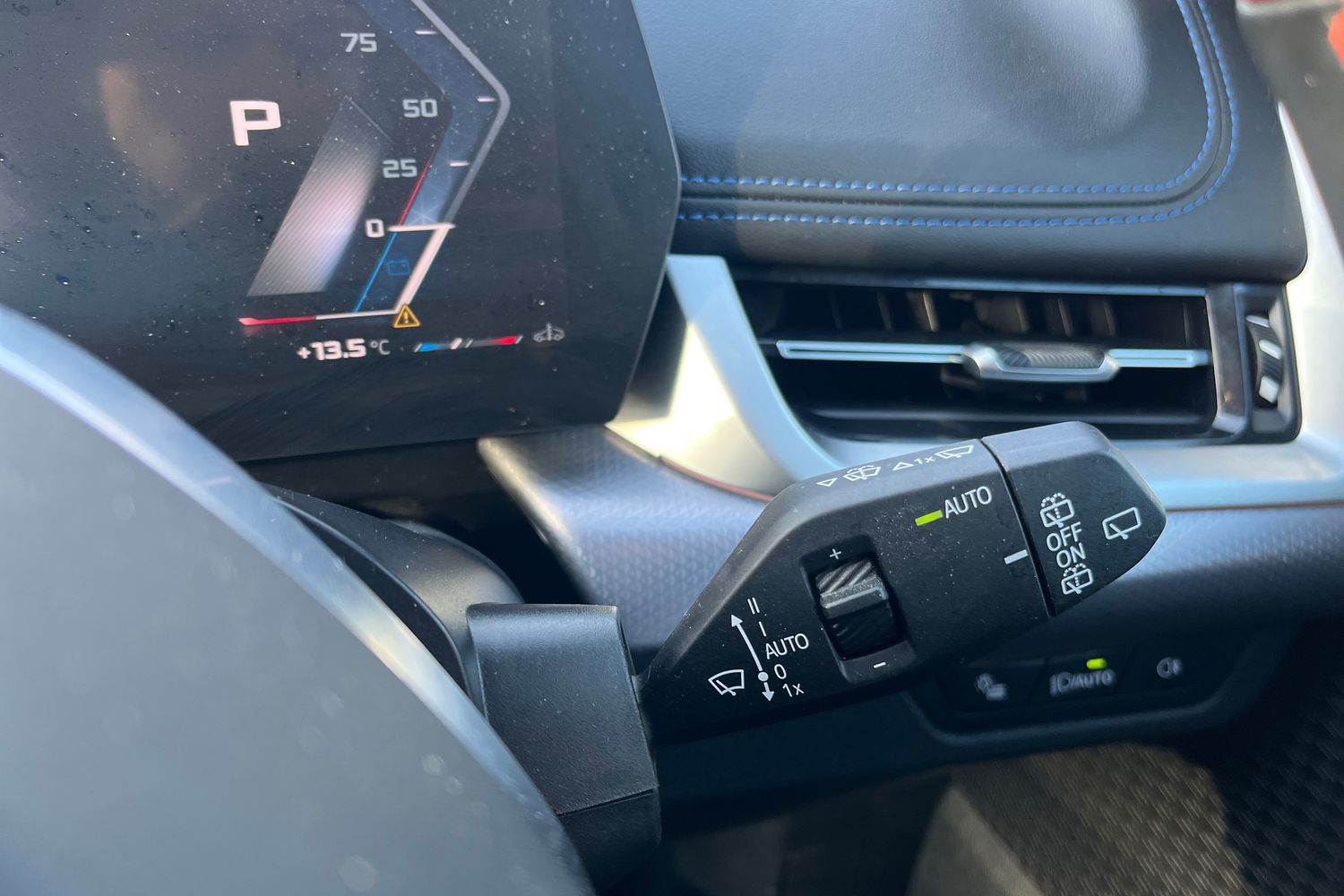 BMW X1 Photo 14