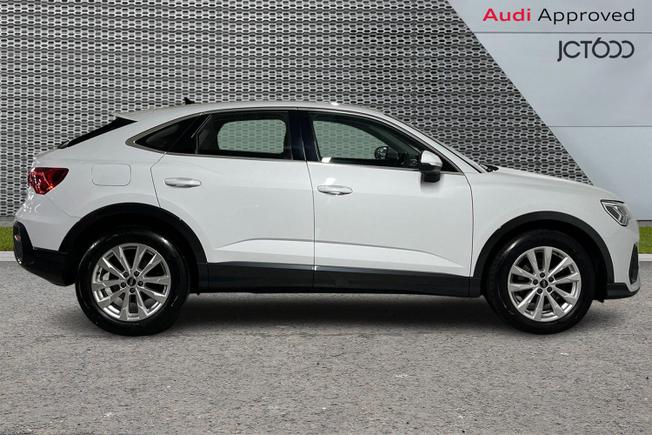 AUDI Q3 Photo 4