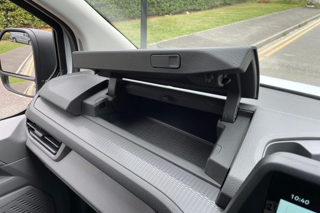 VOLKSWAGEN Transporter Photo 34