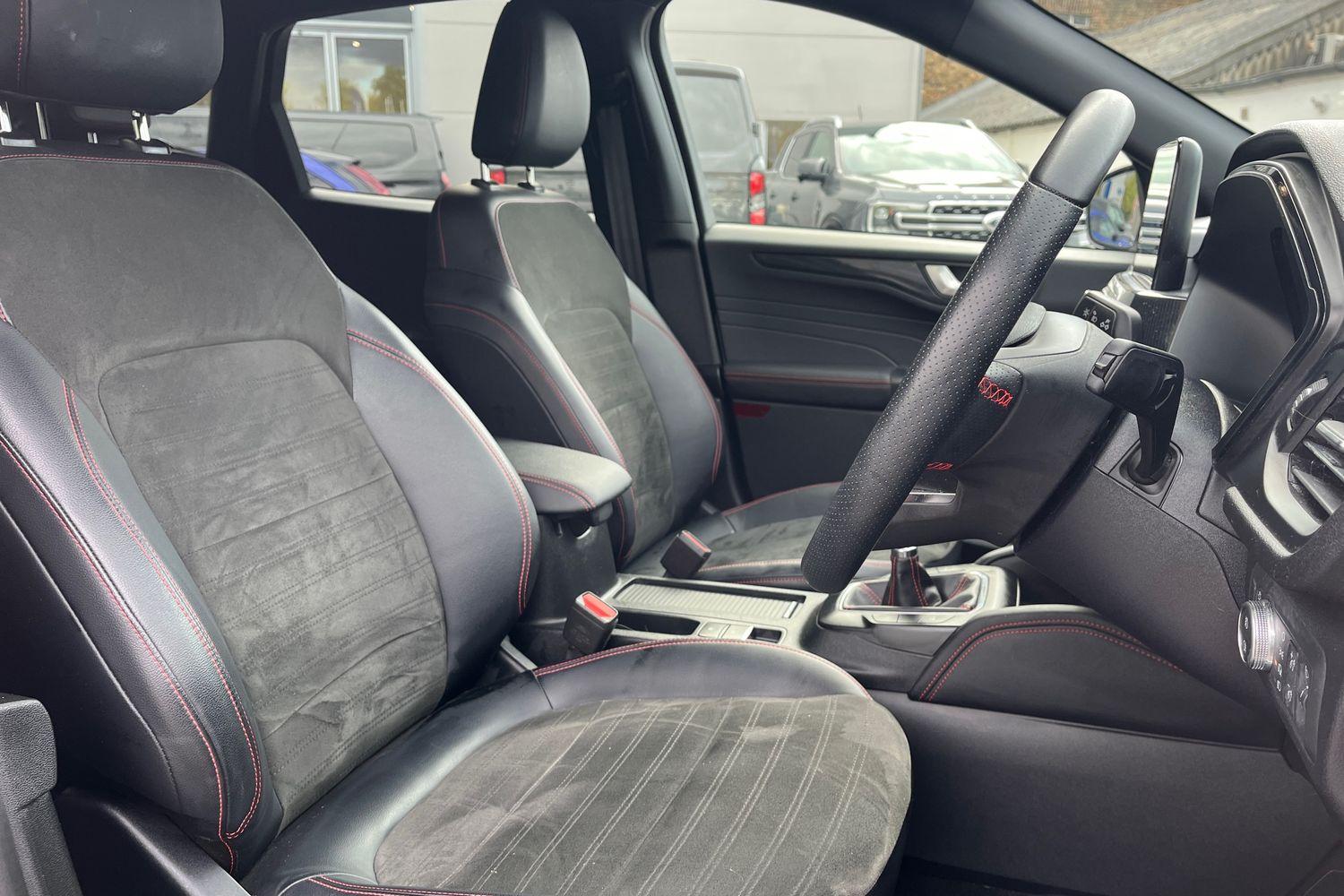 Ford KUGA Photo 16