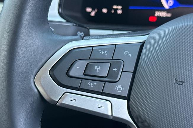 VOLKSWAGEN T-Roc Photo 16