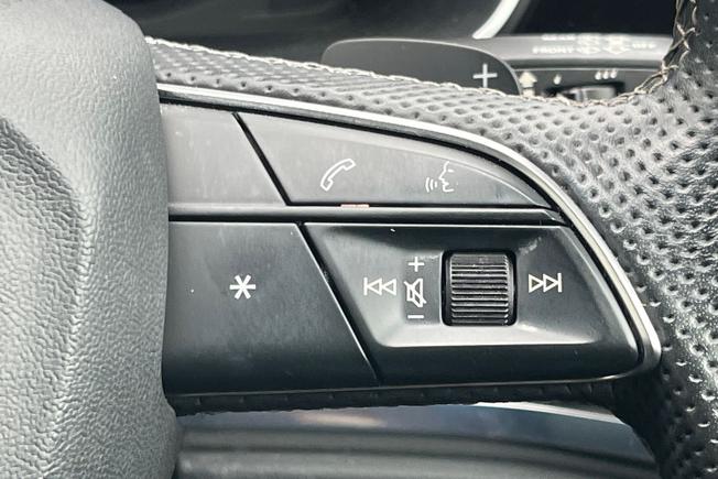 AUDI Q3 Photo 17