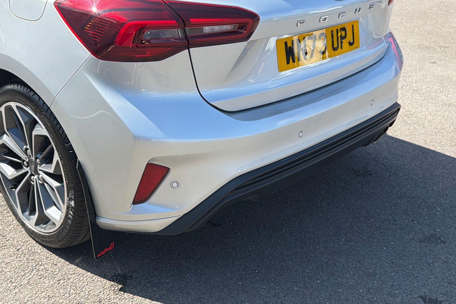 Ford FOCUS Photo 23